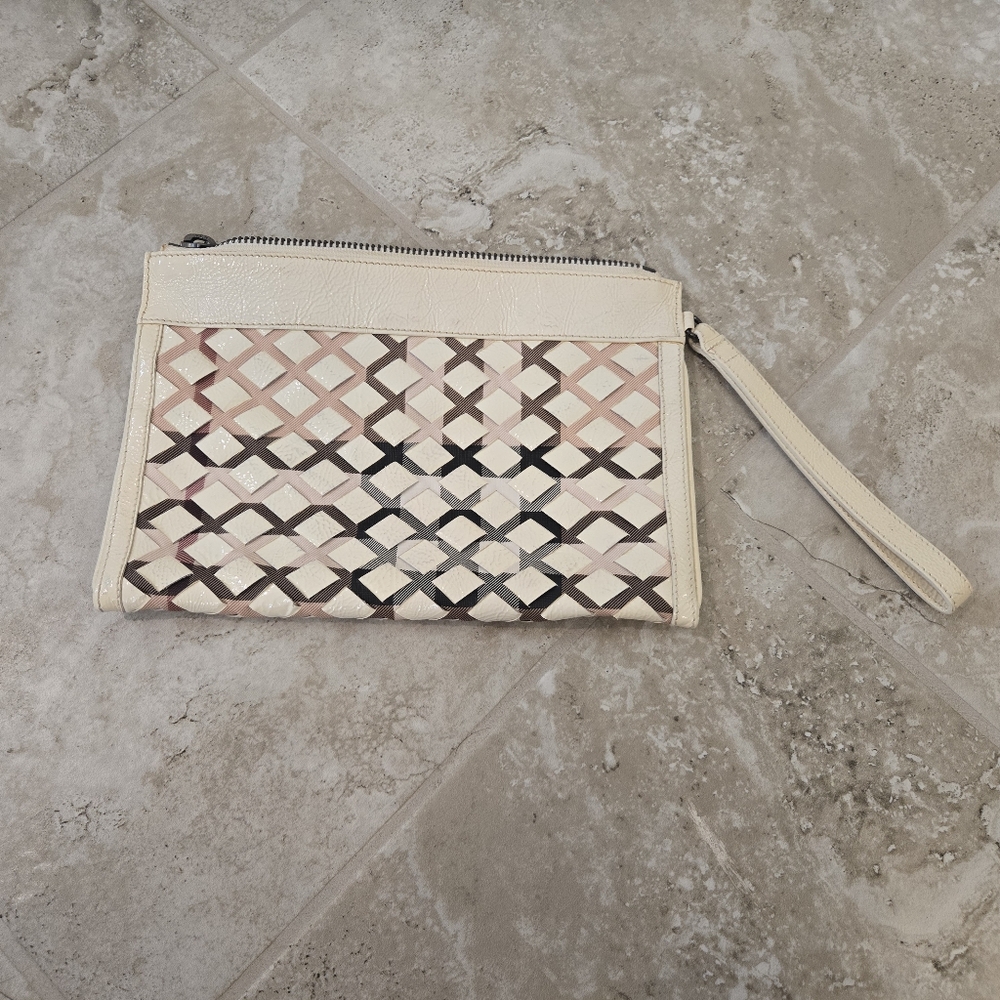 Burberry clutch